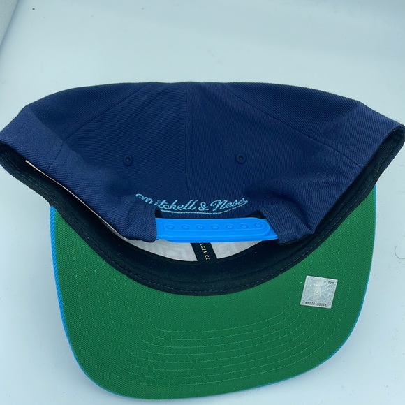 Mitchell & Ness Houston Rockets SnapBack - Picture 2 of 4